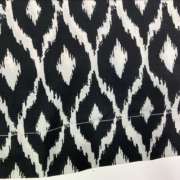 Black & White Simple Top Size 2X - Picture 3 of 4